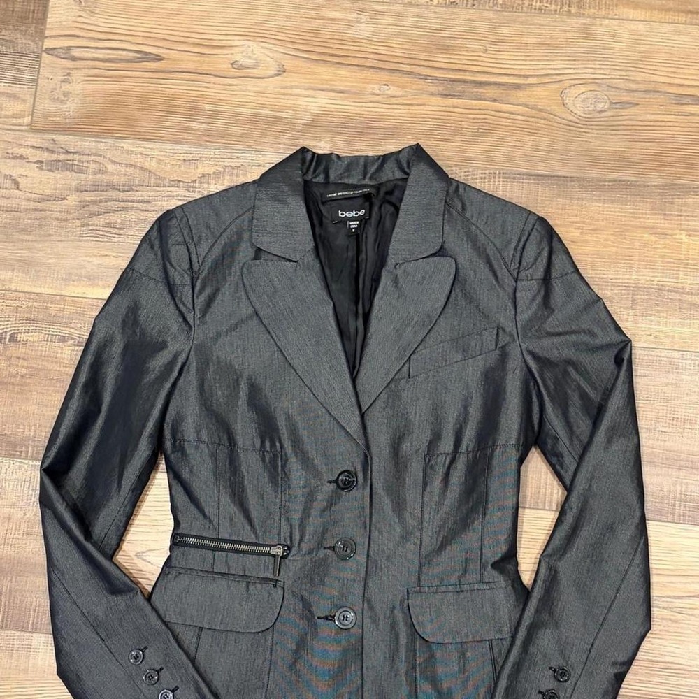 'Bebe Grey sheen double breasted fitted blazer with zipper detail size Sm